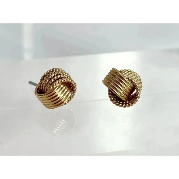 Cute Little Gold Toned Rope Designed Striped Minimalist Dainty Stud Earrings - Picture 3 of 5